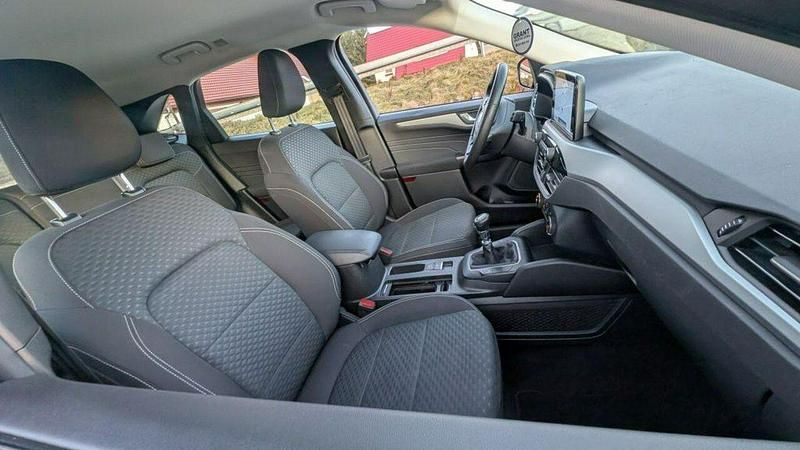 Używany Ford Kuga 150 KM (110 kW) 2022 Czarny SUV