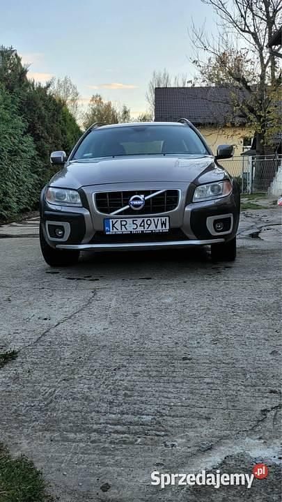 Używany Volvo XC70 2009 Beżowy Sedan/Limuzyna