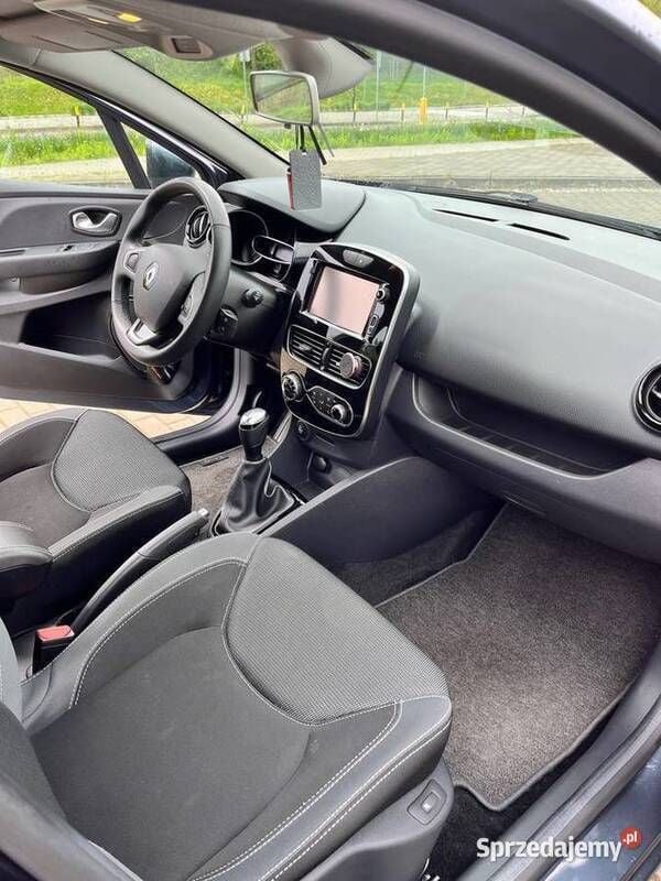 Używany Renault Clio IV 90 KM (66 kW) 2017 Grafitowy Hatchback