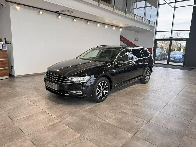 Używany VW Passat Business 150 KM (110 kW) 2023 Czarny Kombi