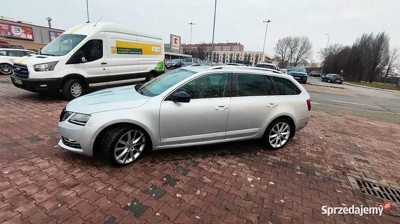 Używany Skoda Octavia 2018 Srebrny Kombi