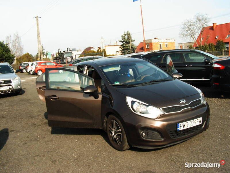 Grafitowy Używany 2014 Kia Rio 2 Hatchback | 37 000 zł (Drogi) - Obraz 1/4