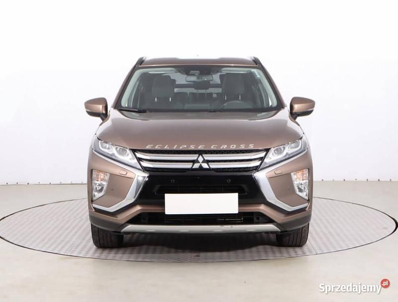 Złoty Używany 2020 Mitsubishi Eclipse Cross SUV | 75 999 zł - Obraz 1/4