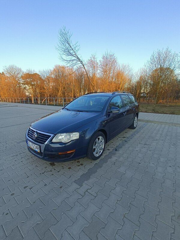 Niebieski Używany 2006 VW Passat Kombi | 9900 zł (Uczciwa cena) - Obraz 1/4