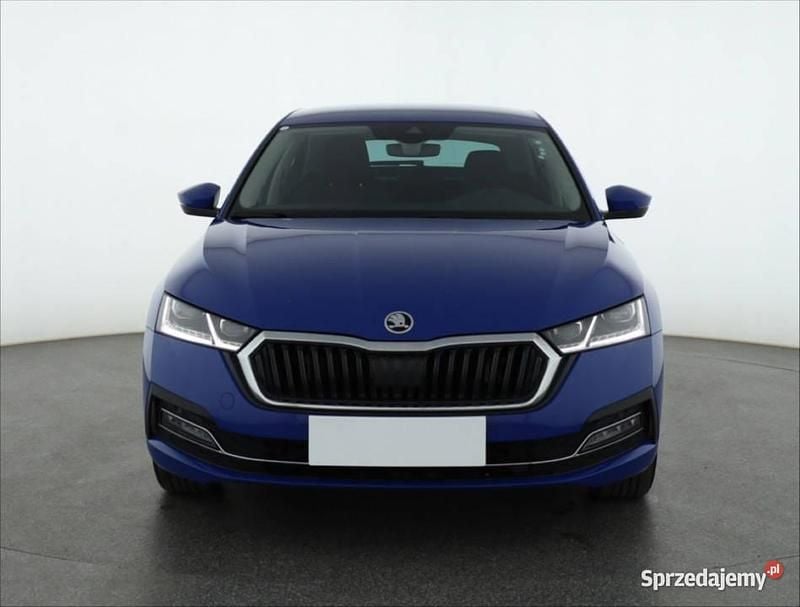Niebieski Używany 2022 Skoda Octavia Hatchback | 96 999 zł (Dość drogi) - Obraz 1/4