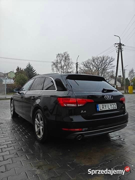 Używany Audi A4 2017 Czarny Kombi
