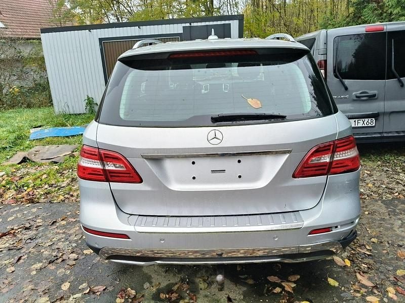 Używany Mercedes ML350 256 KM (188 kW) 2012 Srebrny SUV