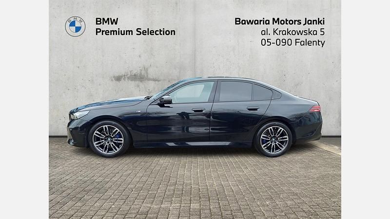 Używany BMW 520 Comfort Edition 197 KM (144 kW) 2024 Czarny szafir metalizowany Sedan/Limuzyna