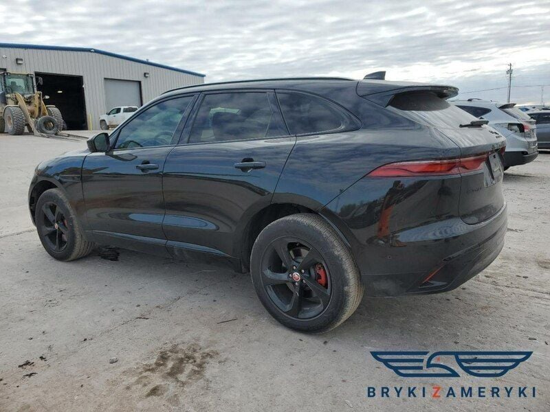 Czarny Używany 2021 Jaguar F-Pace SUV | 69 630 zł - Obraz 1/3