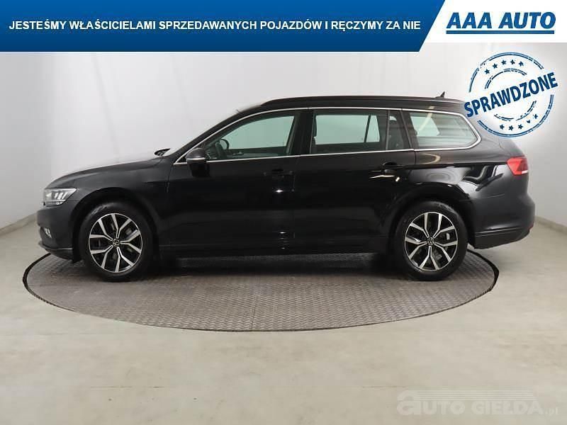 Używany VW Passat 150 KM (110 kW) 2023 Czarny Kombi