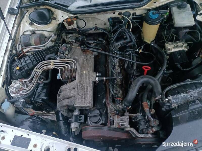 Używany Audi 100 1985 Beżowy Sedan/Limuzyna