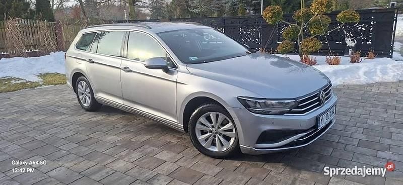 Używany VW Passat 150 KM (110 kW) 2022 Srebrny Kombi