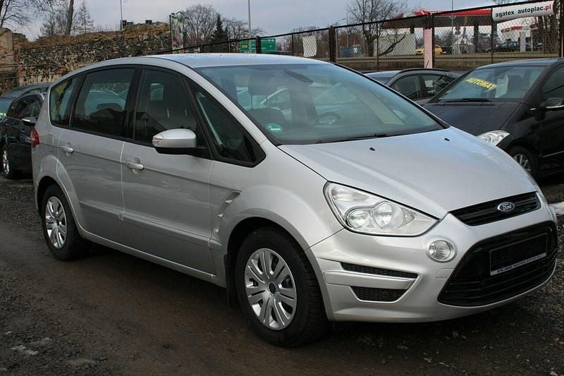 Używany Ford S-MAX S 140 KM (102 kW) 2011 Srebrny Minivan