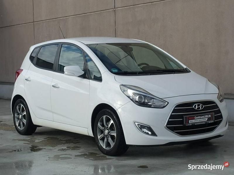 Używany Hyundai ix20 125 KM (91 kW) 2015 Biały Hatchback
