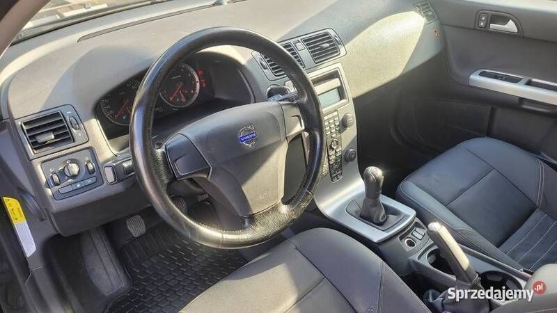 Używany Volvo V50 125 KM (91 kW) 2005 Czarny Kombi