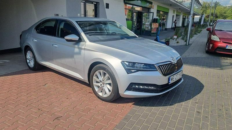 Srebrny Używany 2021 Skoda Superb Ambition Hatchback | 79 700 zł - Obraz 1/4