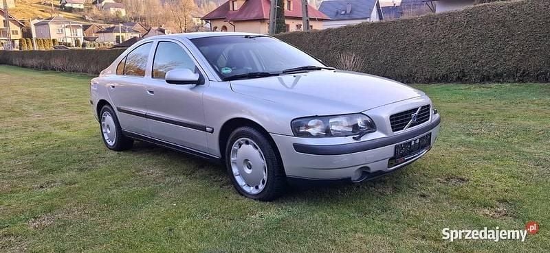 Srebrny Używany 2001 Volvo S60 Sedan/Limuzyna | 11 000 zł - Obraz 1/4