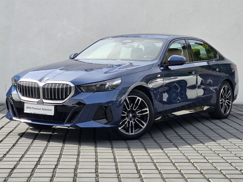 Niebieski phytonic metalizowany Używany 2024 BMW 520 Shadowline Sedan/Limuzyna | 242 900 zł (Super Cena) - Obraz 1/3