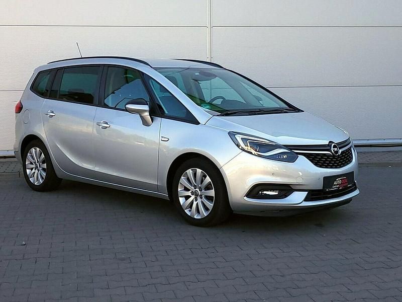 Używany Opel Zafira 140 KM (102 kW) 2017 Srebrny Minivan