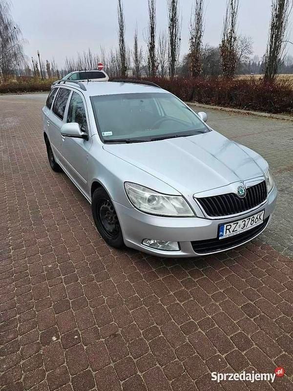 Używany Skoda Octavia 2011 Srebrny Kombi