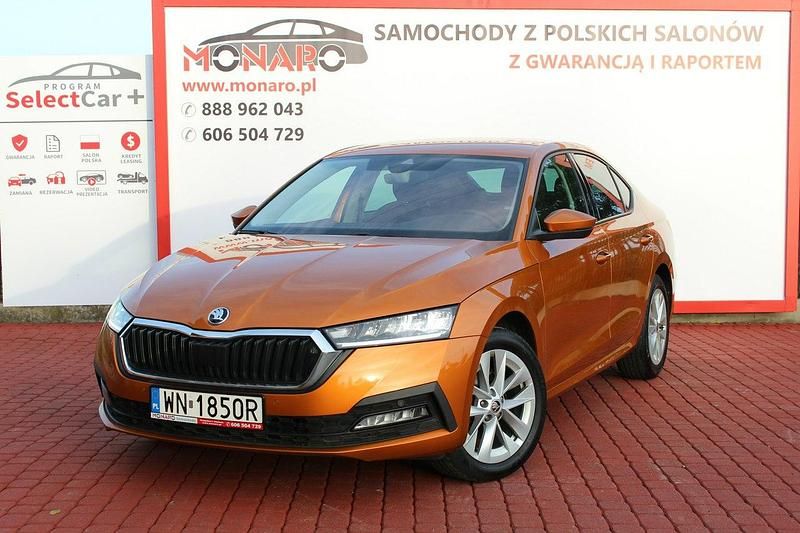 Pomarańczowy Używany 2022 Skoda Octavia Ambition Hatchback | 79 900 zł (Dość drogi) - Obraz 1/4