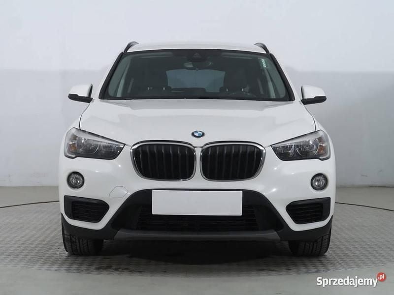 Biały Używany 2017 BMW X1 SUV | 63 999 zł (Dobra cena) - Obraz 1/4