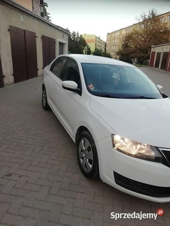 Biały Używany 2018 Skoda Rapid Hatchback | 34 900 zł (Uczciwa cena) - Obraz 1/4