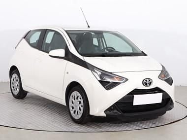Biały Używany 2020 Toyota Aygo Hatchback | 35 999 zł (Dobra cena) - Obraz 1/4