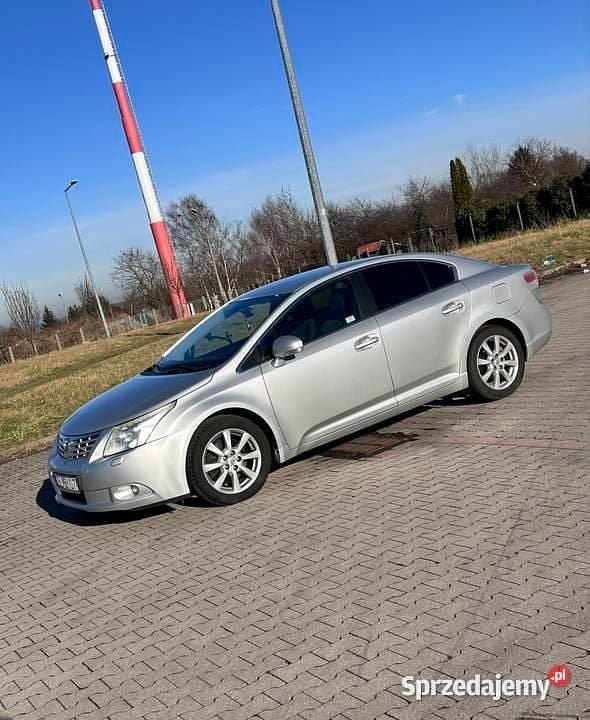 Srebrny Używany 2009 Toyota Avensis Sedan/Limuzyna | 18 000 zł (Uczciwa cena) - Obraz 1/4