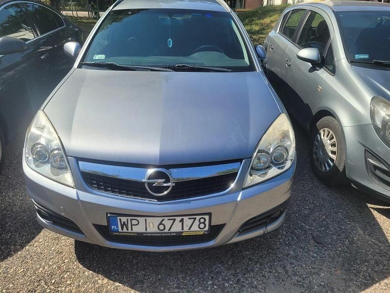 Srebrny Używany 2008 Opel Vectra Kombi | 9000 zł (Dość drogi) - Obraz 1/4