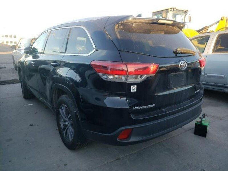 Używany Toyota Highlander 295 KM (216 kW) 2017 Czarny SUV