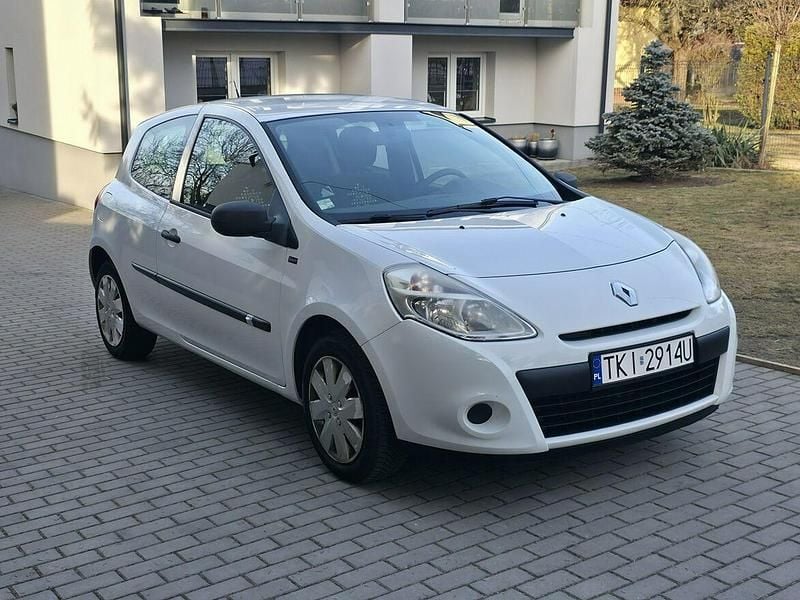 Używany Renault Clio II 75 KM (55 kW) 2011 Biały Hatchback