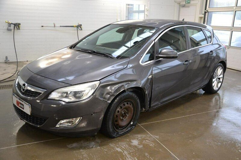 Używany Opel Astra 125 KM (91 kW) 2010 Szary Hatchback