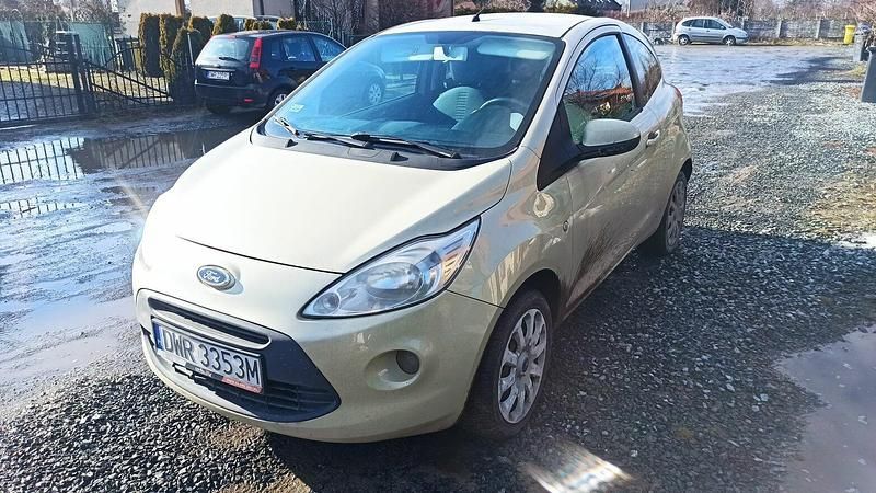 Używany Ford Ka Ambiente 2009 Beżowy Coupe