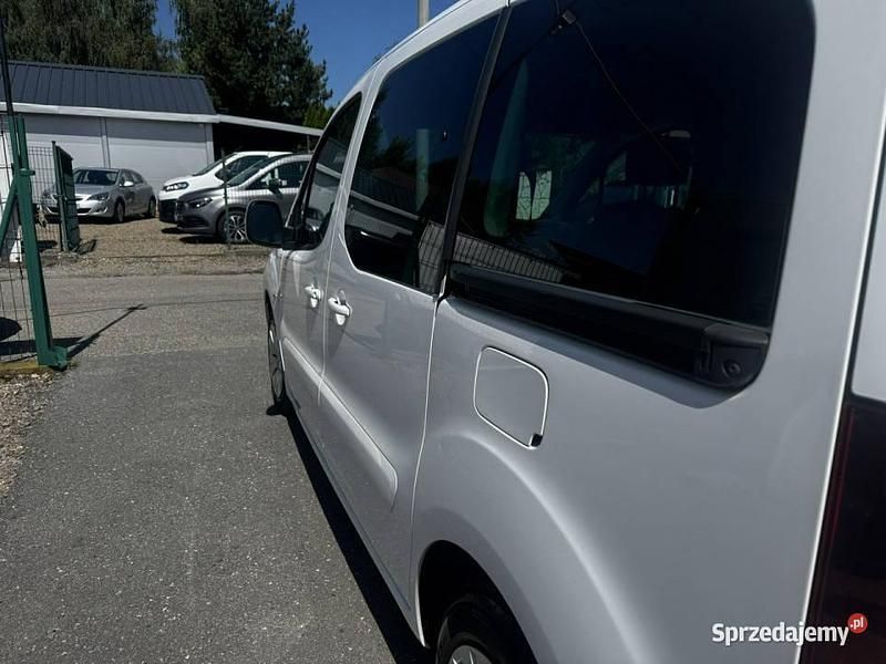 Używany Peugeot TePee 2018 Biały Sedan/Limuzyna