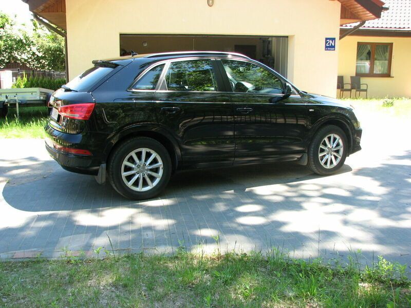 Czarny Używany 2017 Audi Q3 S-Line SUV | 96 000 zł - Obraz 1/4