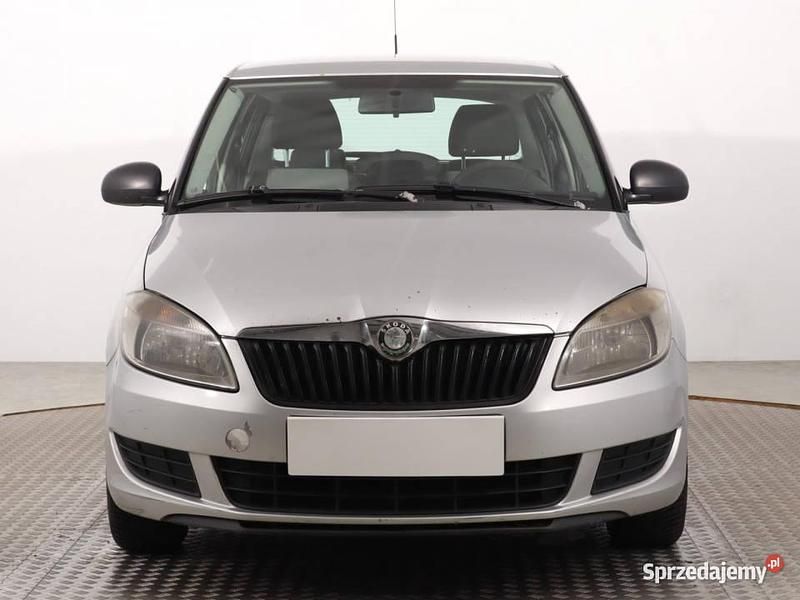 Srebrny Używany 2010 Skoda Fabia Hatchback | 5499 zł (Super Cena) - Obraz 1/4