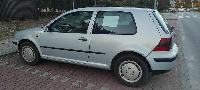 Używany VW Golf IV 1998 Srebrny Hatchback