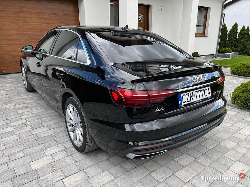 Używany Audi A4 Advanced 150 KM (110 kW) 2021 Czarny Sedan/Limuzyna