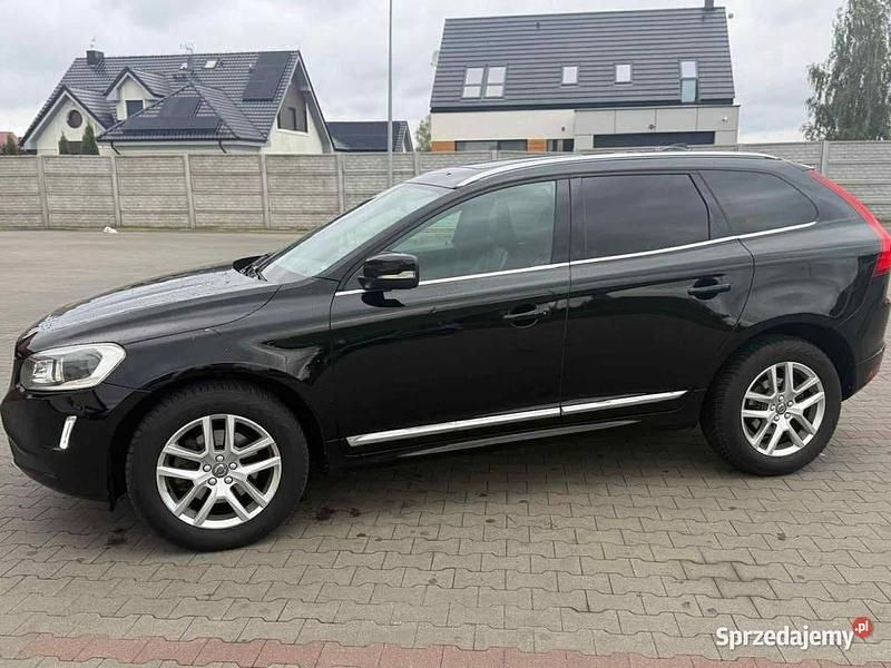 Czarny Używany 2017 Volvo XC60 Inscription SUV | 68 000 zł (Super Cena) - Obraz 1/4