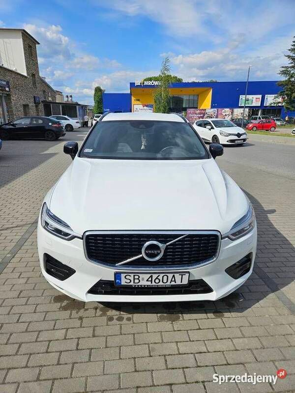 Biały Używany 2020 Volvo XC60 R-Design SUV | 170 000 zł - Obraz 1/4