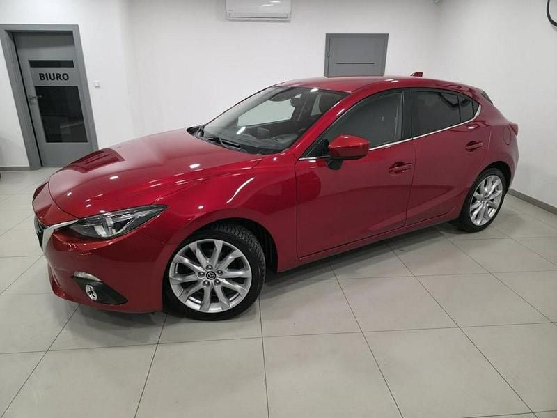 Używany Mazda 3 120 KM (88 kW) 2015 Czerwony (metalik, perła) Hatchback