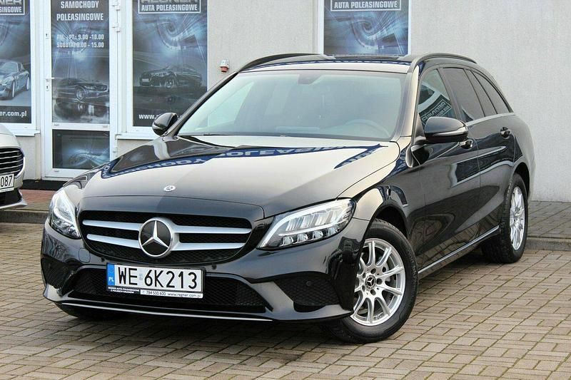 Używany Mercedes C200 Exclusive 160 KM (117 kW) 2019 Czarny Kombi