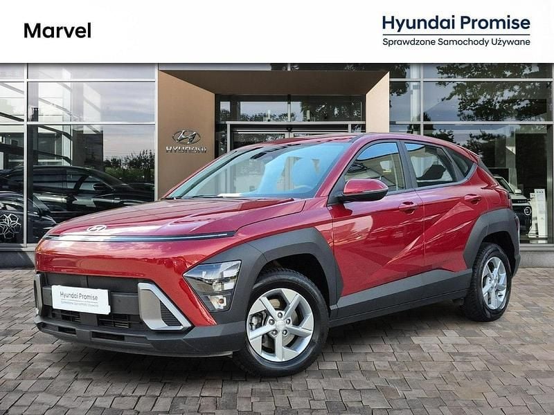 Bordowy Używany 2023 Hyundai Kona SUV | 86 800 zł (Uczciwa cena) - Obraz 1/4