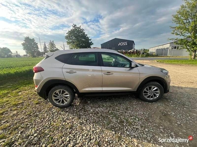 Złoty Używany 2017 Hyundai Tucson SUV | 45 900 zł (Super Cena) - Obraz 1/4