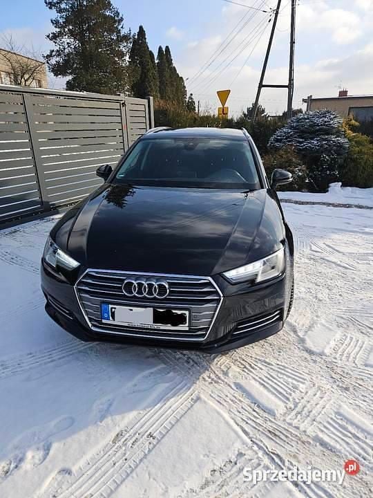 Używany Audi A4 2018 Czarny Kombi