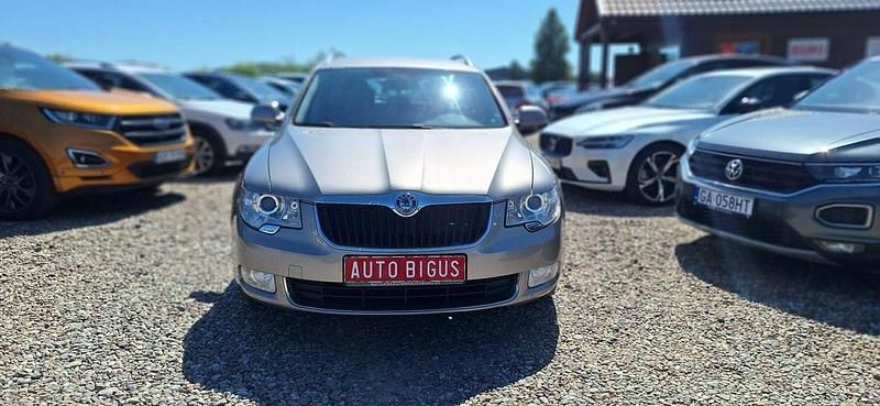 Używany Skoda Superb 160 KM (117 kW) 2011 Szary (metalik) Kombi