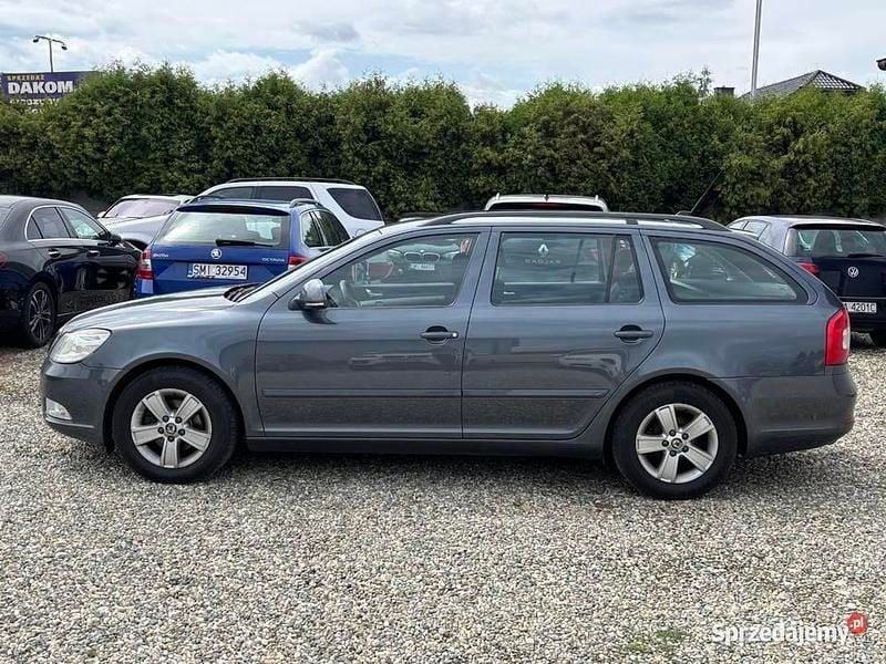 Szary Używany 2010 Skoda Octavia Kombi | 17 990 zł (Dość drogi) - Obraz 1/4