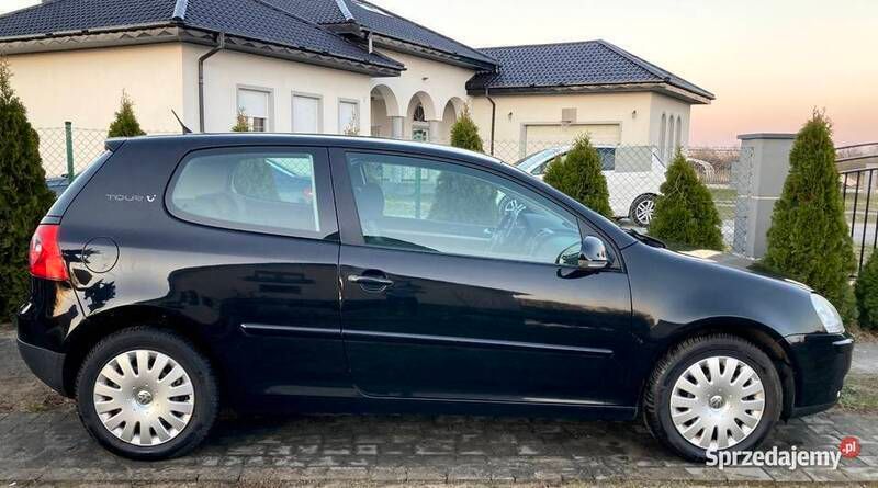 Czarny Używany 2006 VW Golf V Trendline Hatchback | 7500 zł (Uczciwa cena) - Obraz 1/4