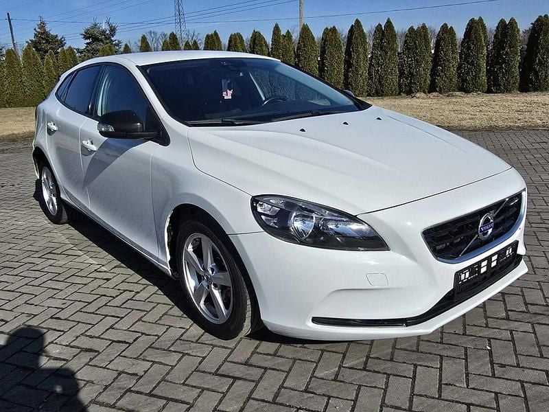 Używany Volvo V40 112 KM (82 kW) 2013 Biały Hatchback